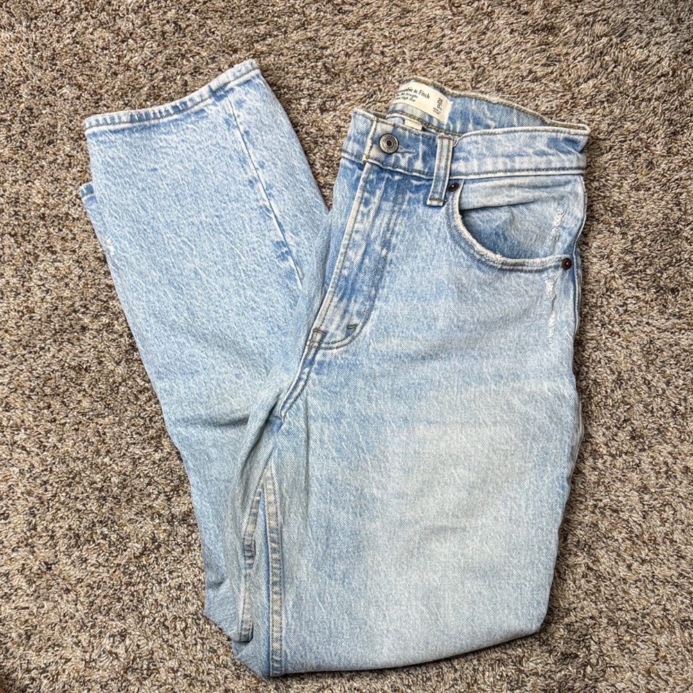 Abercrombie & Fitch 90’s straight ultra high rise jean